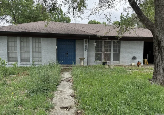 2nd image of 906 Merritt, Lockhart, TX 78644 | MLS# 1957419
