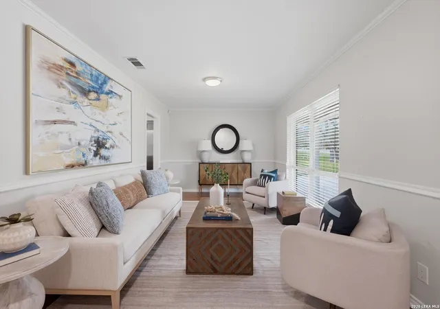 Photo 2 of Sale Pending at 402 Rua De Matta, Hollywood Park, TX 78232 | MLS# 1957458 | Listing updated on 2026-04-25