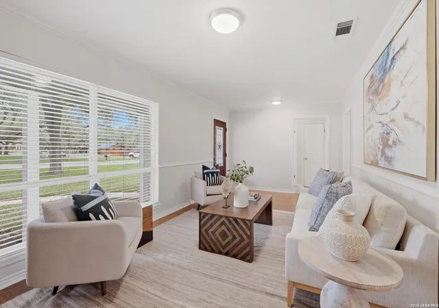 Photo 3 of Sale Pending at 402 Rua De Matta, Hollywood Park, TX 78232 | MLS# 1957458 | Listing updated on 2026-04-25