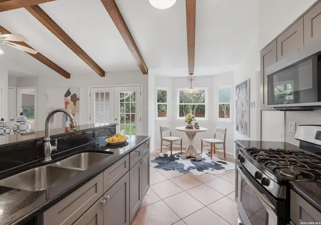 Photo 4 of Sale Pending at 402 Rua De Matta, Hollywood Park, TX 78232 | MLS# 1957458 | Listing updated on 2026-04-25