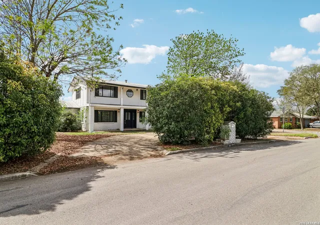 3rd image of 302 Weathercock Ln, Windcrest, TX 78239 | MLS# 1957460
