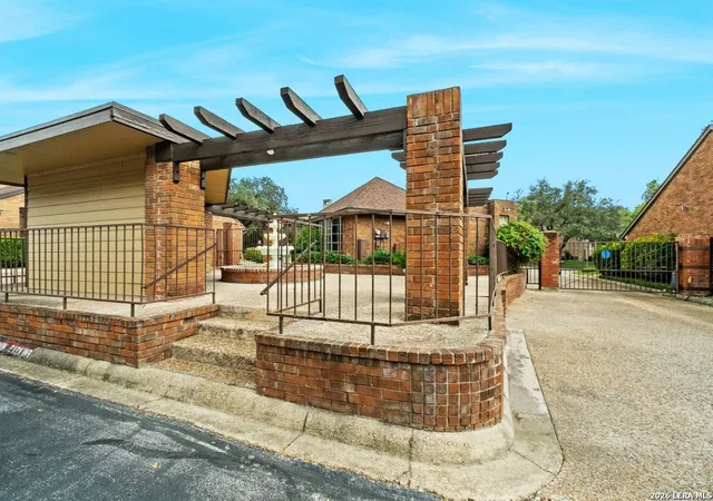 2nd image of 3605 Hidden Dr, San Antonio, TX 78217