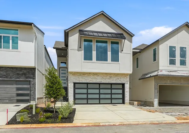 2nd image of 20675 Huebner Rd #UNIT 516, San Antonio, TX 78258 | MLS# 1957508
