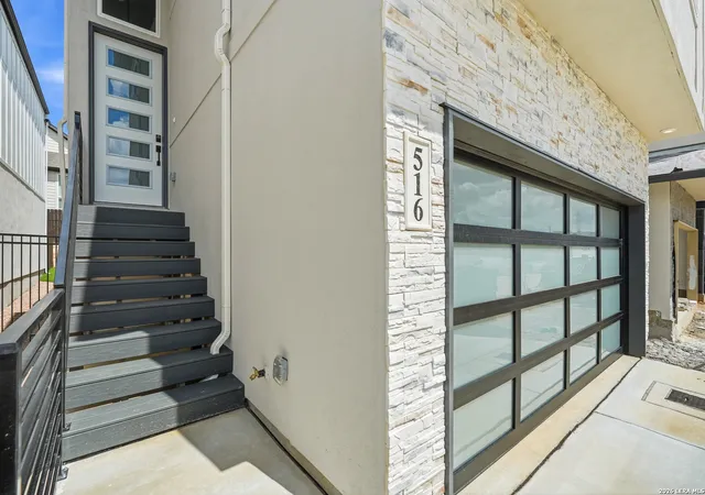 4th image of 20675 Huebner Rd #UNIT 516, San Antonio, TX 78258 | MLS# 1957508