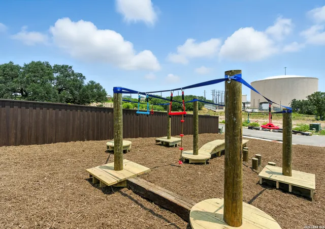 2nd image of 20675 Huebner Rd, San Antonio, TX 78258
