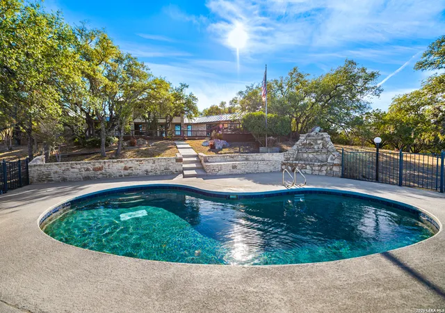 3rd image of 318 Remington_Dr, Bergheim, TX 78004 | MLS# 1957509