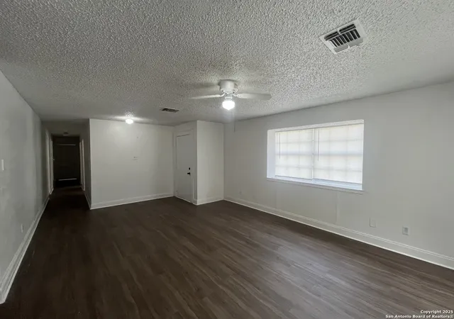 Photo 3 of Single family home for sale at 401 Riverdale Dr, San Antonio, TX 78228 | MLS# 1957529 | Listing updated on 2026-05-08