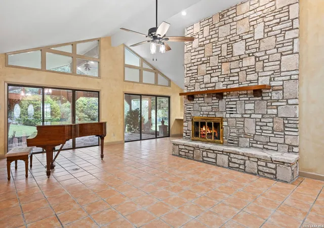 Photo 4 of Sale Pending at 207 Spring Ml Dr, Kerrville, TX 78028 | MLS# 1957566 | Listing updated on 2026-05-14