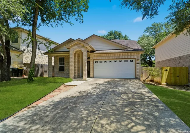 Photo 3 of Single family home for sale at 2616 Gallant Fox Dr, Schertz, TX 78108 | MLS# 1957574 | Listing updated on 2026-09-09