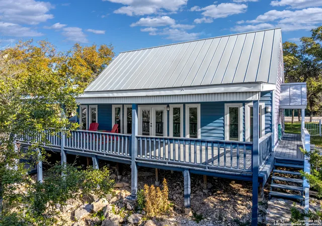 Photo 2 of Single family home for sale at 1262 Paradise Dr, Canyon Lake, TX 78133 | MLS# 1957585 | Listing updated on 2026-09-01