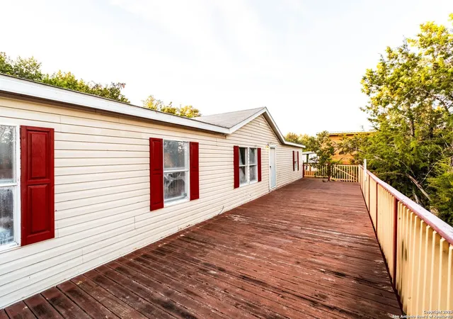 Photo 2 of Single family home for sale at 1148 Sequoia Trl, Canyon Lake, TX 78133 | MLS# 1957589 | Listing updated on 2026-09-25