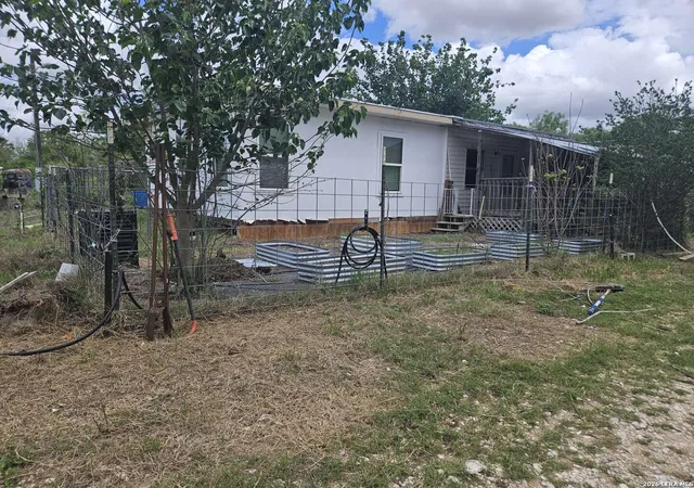 1st image of 255 County Road 668, Devine, TX 78016 | MLS# 1957592