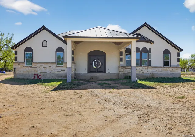 2nd image of 510 High Mdw, Lytle, TX 78052 | MLS# 1957613