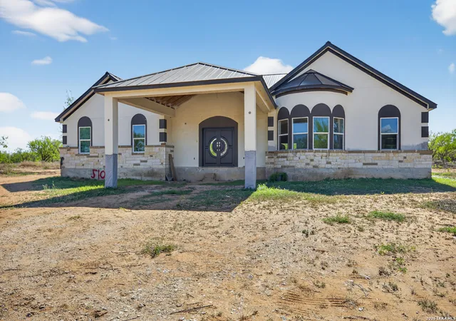 4th image of 510 High Mdw, Lytle, TX 78052 | MLS# 1957613
