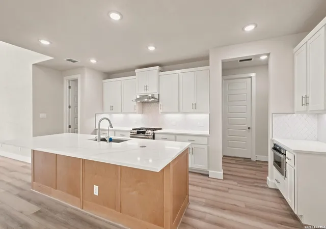 Photo 2 of Single family home for sale at 7118 Avignon Forest, San Antonio, TX 78256 | MLS# 1957649 | Listing updated on 2026-06-18