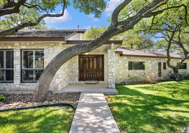 Photo 2 of Sale Pending at 200 Garrapata Ln, Hollywood Park, TX 78232 | MLS# 1957734 | Listing updated on 2026-08-03