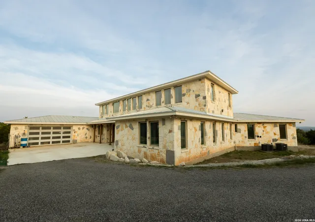 2nd image of 525 Windmill Dr, Bandera, TX 78003 | MLS# 1957742