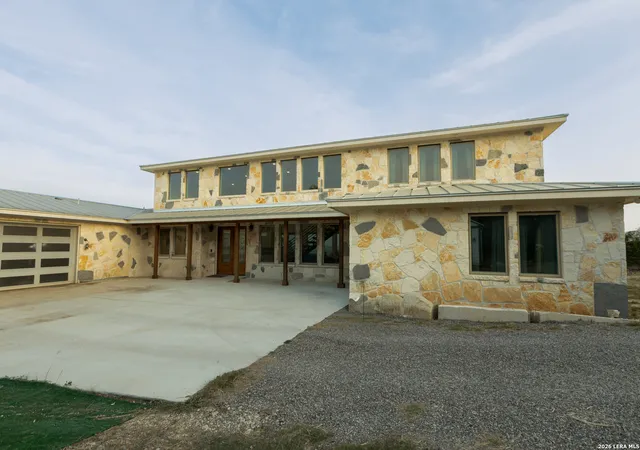 3rd image of 525 Windmill Dr, Bandera, TX 78003 | MLS# 1957742