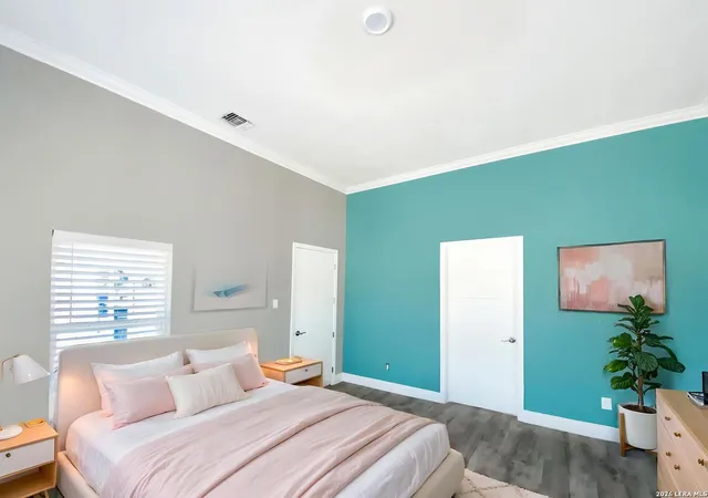 Photo 3 of Sale Pending at 1614 W Martin, San Antonio, TX 78207 | MLS# 1957770 | Listing updated on 2026-05-04
