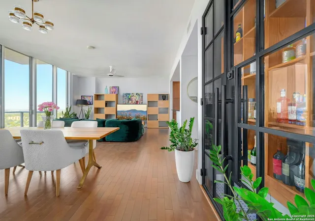 Photo 2 of Condo for sale at 610 E Market St #2816, San Antonio, TX 78205 | MLS# 1957823 | Listing updated on 2026-04-25