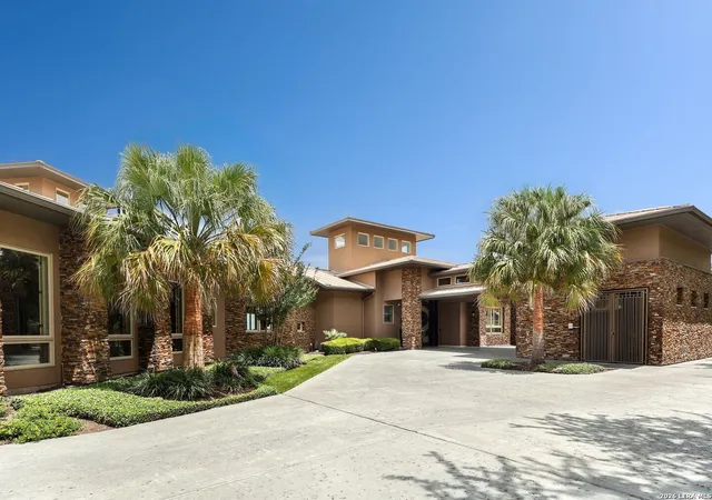 Photo 3 of Mansion for sale at 11 Davenport Ln, San Antonio, TX 78257 | MLS# 1957838 | Listing updated on 2026-07-22