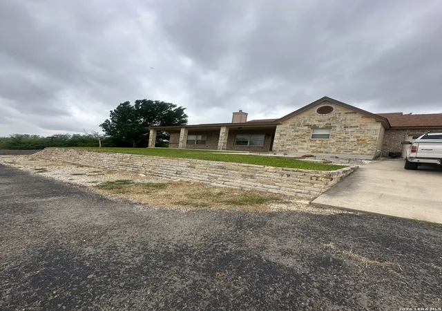 2nd image of 3 Summit View, Uvalde, TX 78801 | MLS# 1957848