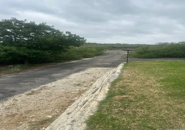 23rd image of 3 Summit View, Uvalde, TX 78801 | MLS# 1957848