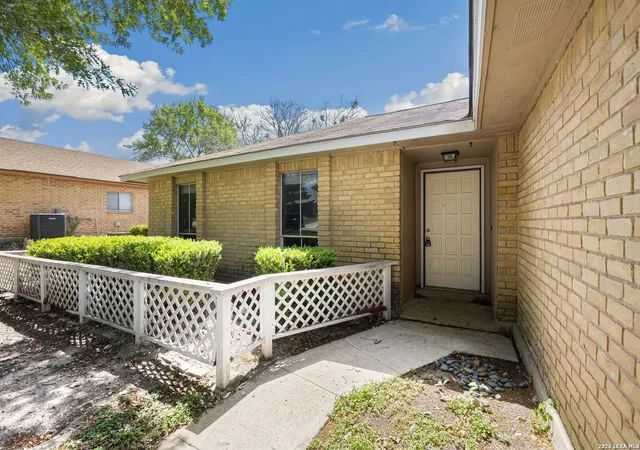 Photo 3 of Single family home for sale at 5017 Cherry Tree, Schertz, TX 78108 | MLS# 1957882 | Listing updated on 2026-07-12