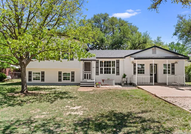 Photo 2 of Single family home for sale at 904 Country Rd, Blanco, TX 78606 | MLS# 1957891 | Listing updated on 2026-05-28
