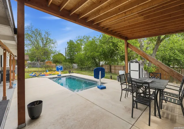 4th image of 7830 Village Oak Dr, Live Oak, TX 78233 | MLS# 1957909