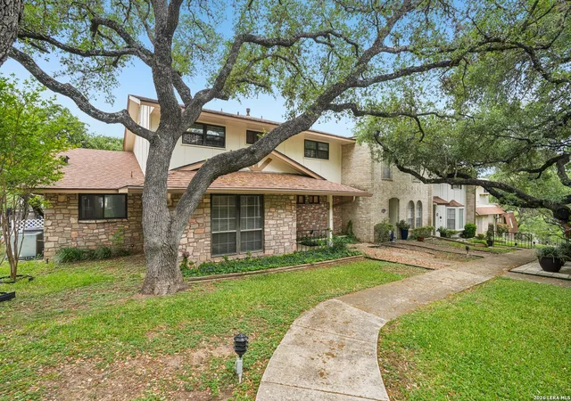 Listing Photo 3 - Condo for sale in building located at 6106 Vance Jackson Rd, San Antonio, TX 78230 - Unit #42