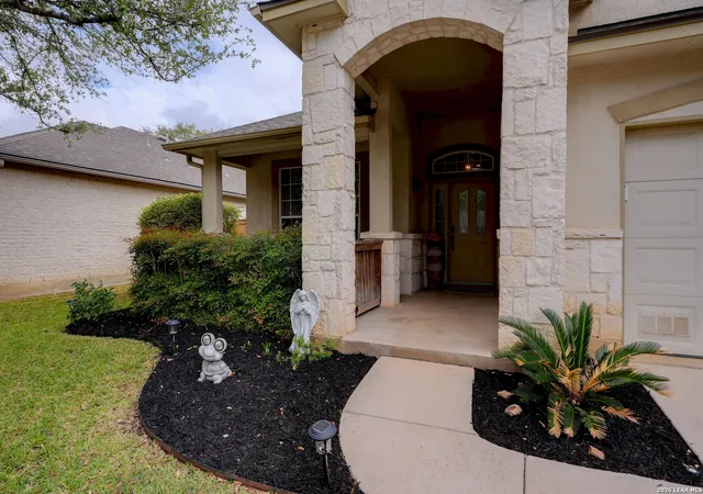Photo 4 of Sale Pending at 55 Amber Forest, Hollywood Park, TX 78232 | MLS# 1957952 | Listing updated on 2026-05-11