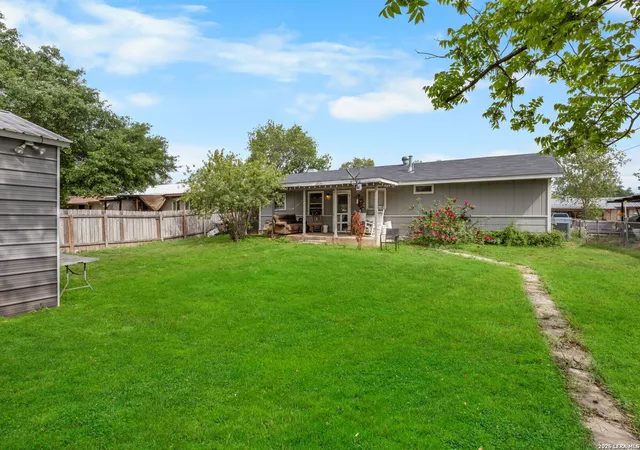 13th image of 2305 Elaine Dr, Hondo, TX 78861 | MLS# 1957968