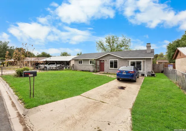 2nd image of 2305 Elaine Dr, Hondo, TX 78861 | MLS# 1957968
