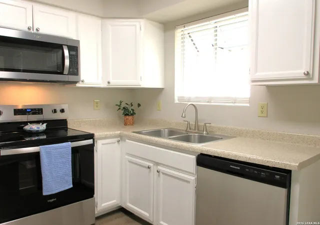 4th image of 3325 Meadow Head Dr, Schertz, TX 78108 | MLS# 1958023