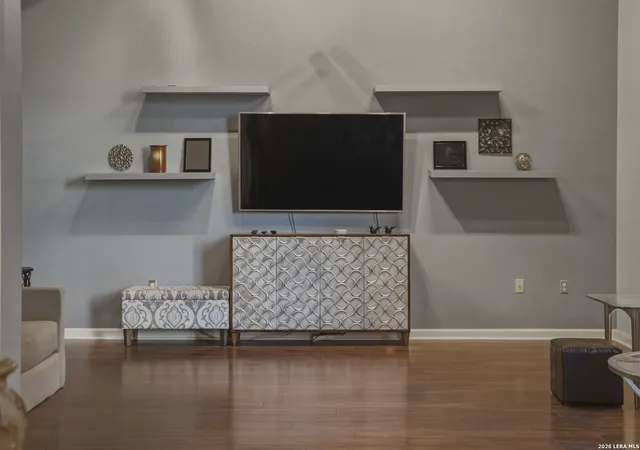 Listing Photo 5 - Condo for sale in building located at 214 E Travis St, San Antonio, TX 78205 - Unit #APT 205
