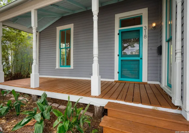 Photo 4 of Sale Pending at 318 Sadie St, San Antonio, TX 78210 | MLS# 1958137 | Listing updated on 2026-05-01