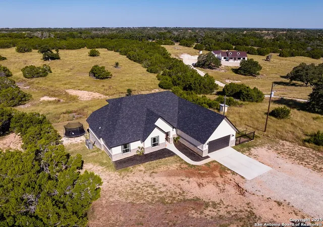 2nd image of 135 Lone Oak, Kerrville, TX 78028 | MLS# 1958186