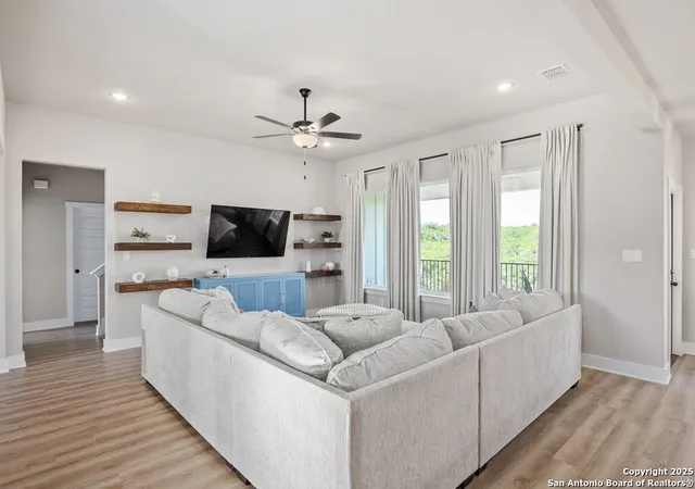 Photo 3 of Single family home for sale at 135 Lone Oak, Kerrville, TX 78028 | MLS# 1958186 | Listing updated on 2026-04-26