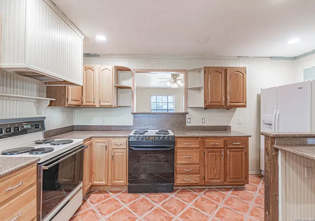 Photo 4 of Sale Pending at 1271 County Rd 119, Floresville, TX 78114 | MLS# 1958231 | Listing updated on 2026-08-08