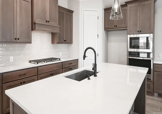 5th image of 706 Grand Legacy, New Braunfels, TX 78130 | MLS# 1958243