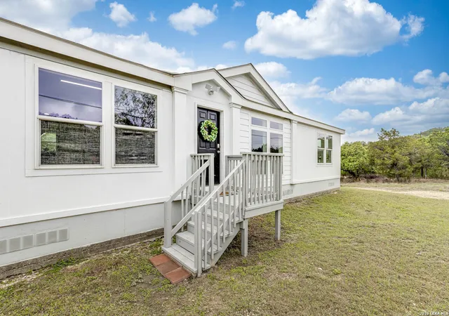 Photo 1 of Single family home for sale at 1235 Q'appuella, Canyon Lake, TX 78133 | MLS# 1958246 | Listing updated on 2026-09-12