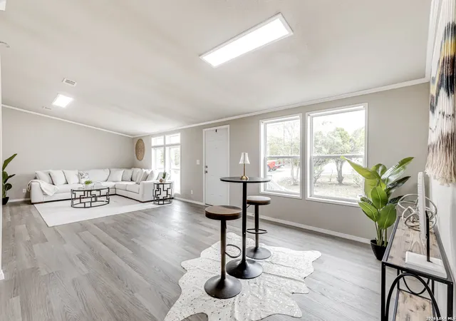 Photo 2 of Single family home for sale at 1235 Q'Appuella, Canyon Lake, TX 78133 | MLS# 1958246 | Listing updated on 2026-09-12