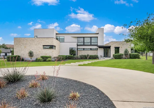 Photo 1 of Mansion for sale at 211 Wellesley Hill, San Antonio, TX 78231 | MLS# 1958254 | Listing updated on 2026-05-04