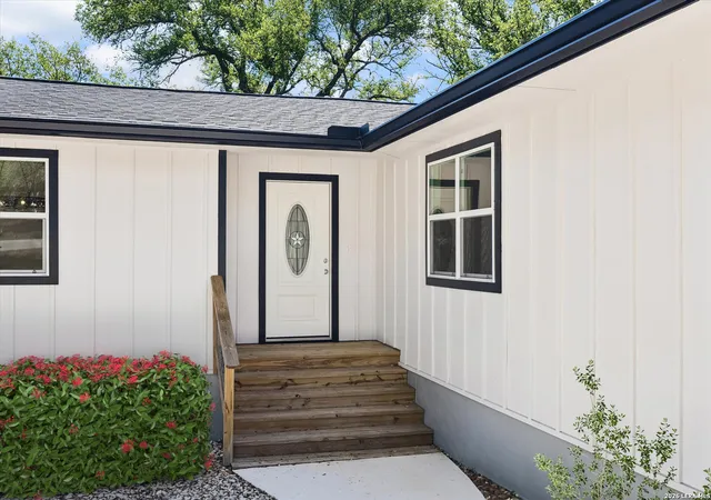 Photo 2 of Single family home for sale at (Undisclosed), Canyon Lake, TX 78133 | MLS# 1958270 | Listing updated on 2026-06-17