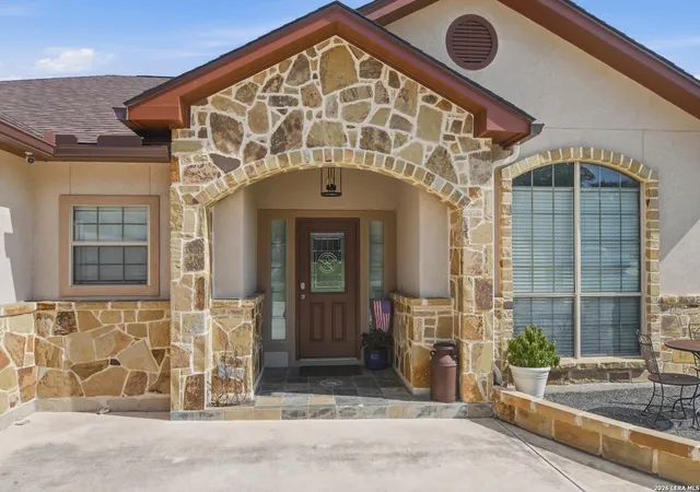 2nd image of 717 Jack Nicklaus, Devine, TX 78016 | MLS# 1958448