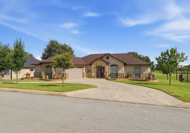 4th image of 717 Jack Nicklaus, Devine, TX 78016 | MLS# 1958448