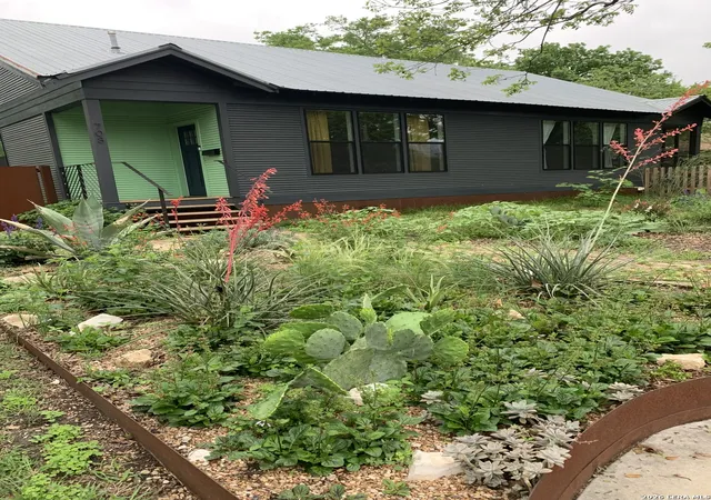Photo 3 of Single family home for sale at 708 W Prairie Lea St, Lockhart, TX 78644 | MLS# 1958449 | Listing updated on 2026-04-29
