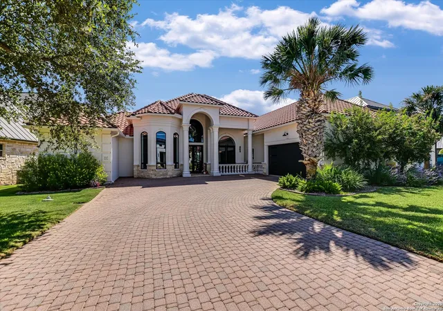 2nd image of 307 Wennmohs Pl, Horseshoe Bay, TX 78657 | MLS# 1958485