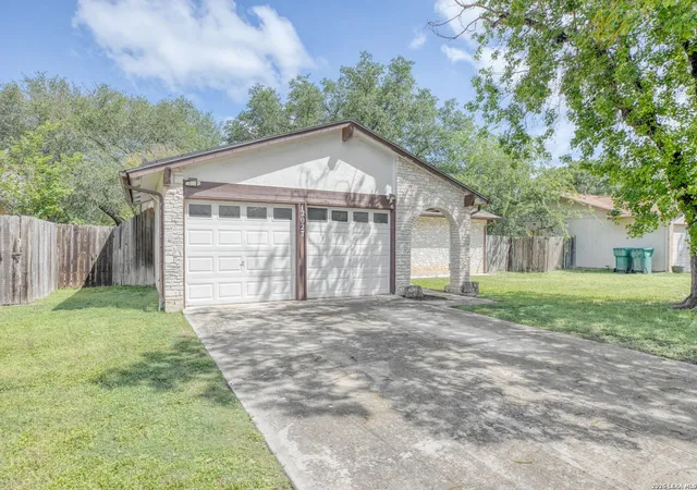 Homes for sale in Live Oak, TX | 12027 Wilderness Trail, Live Oak, TX 78233 | MLS# 1958495